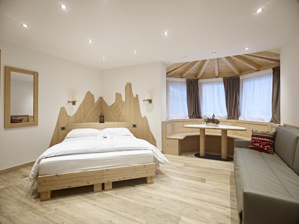 B&B Augusto Мадонна-ді-Кампільйо Екстер'єр фото